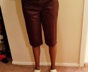 TAKARA BERMUDA RELAXED FIT SHORTS W/BELT EUC